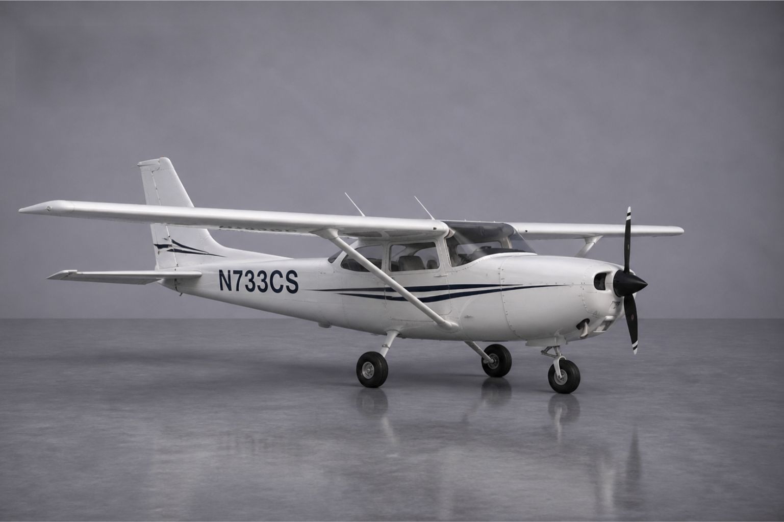 Cessna 172N N733CS